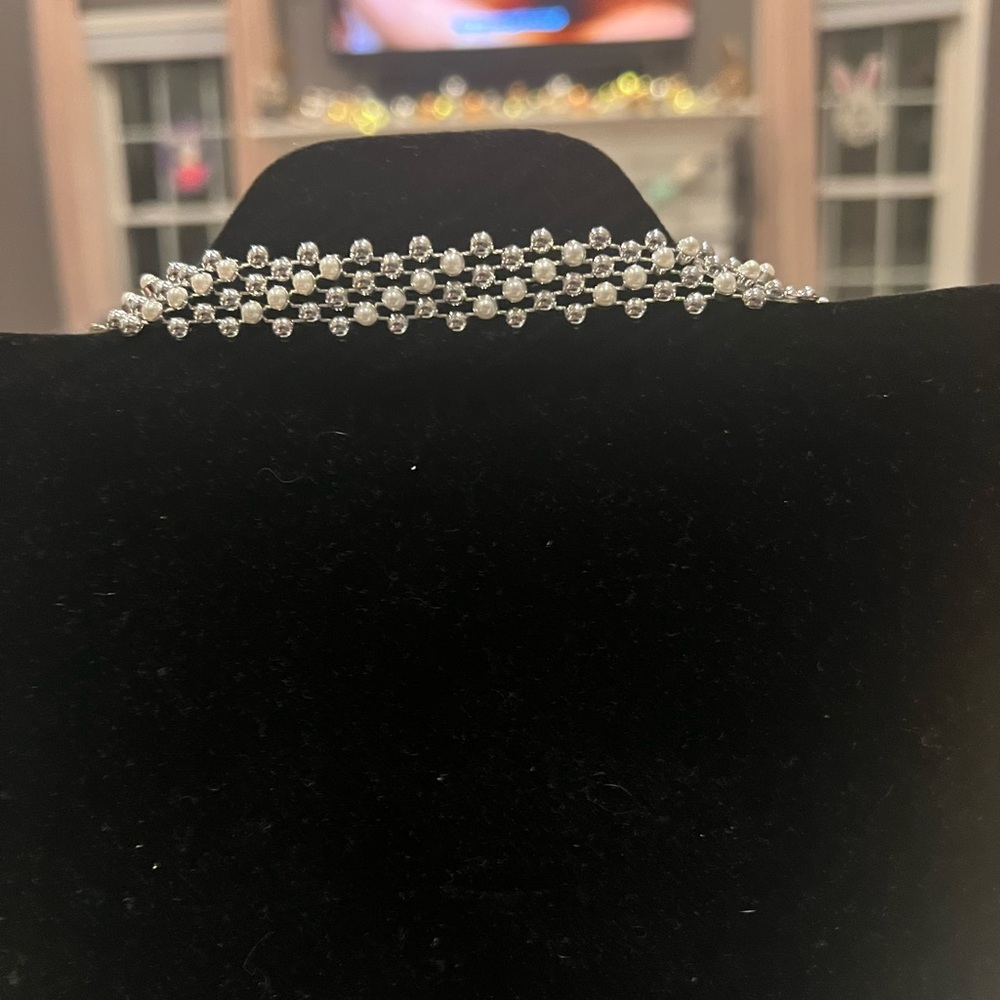 Forever 21 Silver Rhinestone Floral Choker Necklace | Sparkly | NWT - Picture 3 of 5